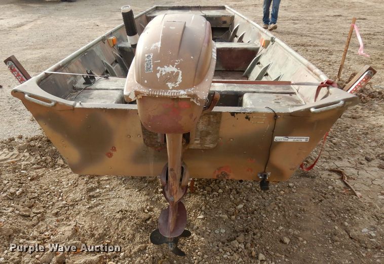 image for item GJ9076 Lowe boat