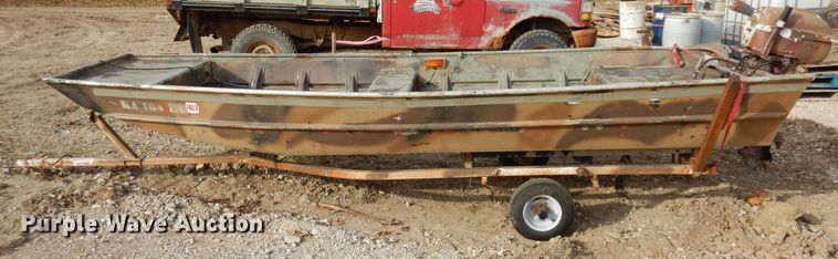 image for item GJ9076 Lowe boat