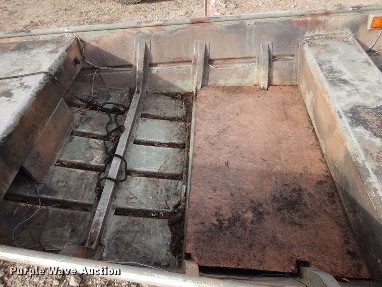 image for item GJ9076 Lowe boat