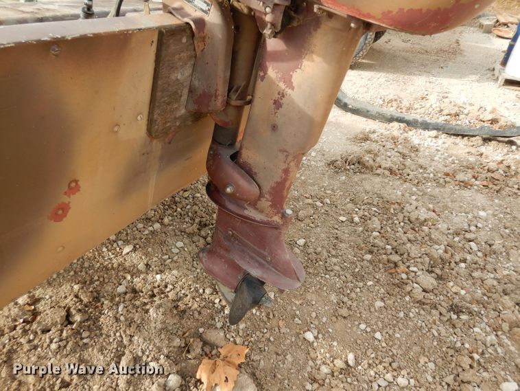 image for item GJ9076 Lowe boat