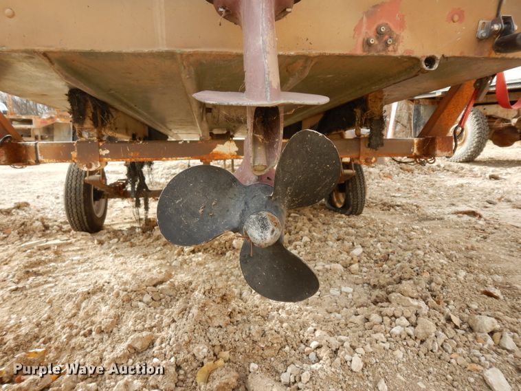 image for item GJ9076 Lowe boat