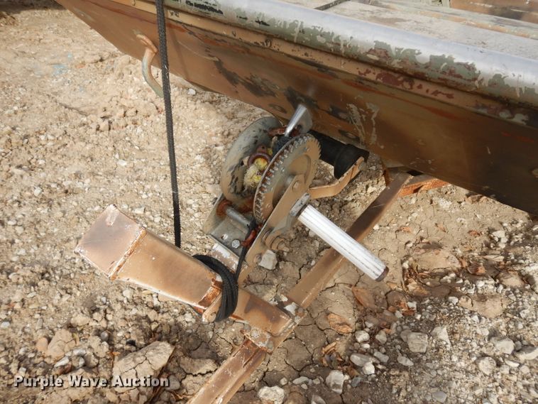 image for item GJ9076 Lowe boat