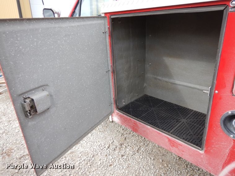 image for item GJ9077 1993 Ford F450 Super Duty brush fire truck