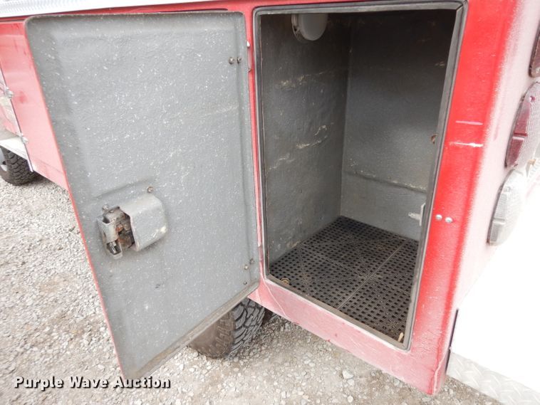 image for item GJ9077 1993 Ford F450 Super Duty brush fire truck