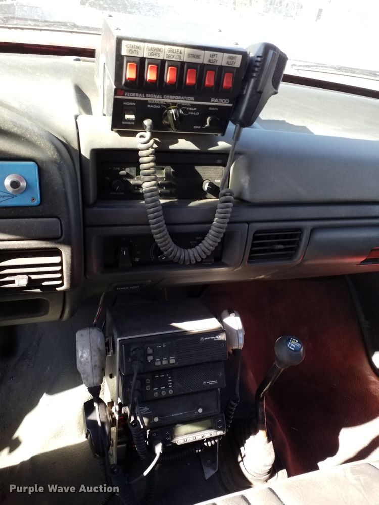 image for item GJ9078 1993 Ford F450 Super Duty brush fire truck