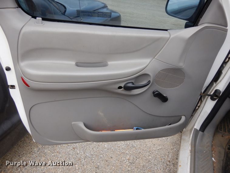 image for item GJ9112 1998 Ford F150 pickup truck