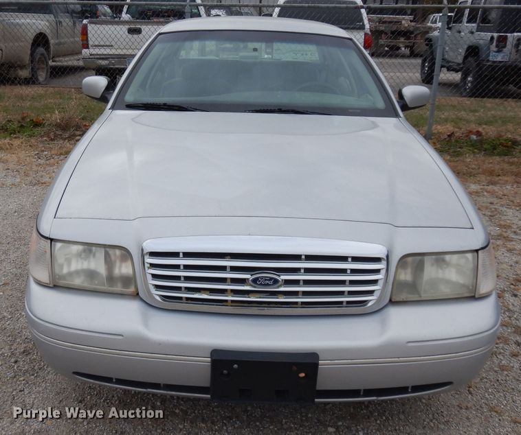 image for item GJ9117 2001 Ford Crown Victoria Police Interceptor