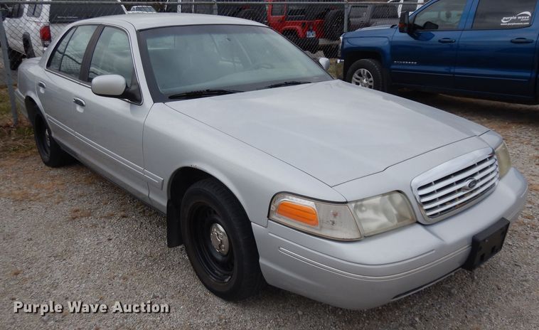 image for item GJ9117 2001 Ford Crown Victoria Police Interceptor