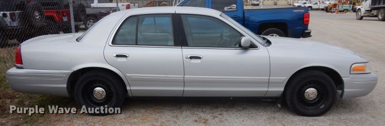 image for item GJ9117 2001 Ford Crown Victoria Police Interceptor