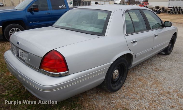 image for item GJ9117 2001 Ford Crown Victoria Police Interceptor
