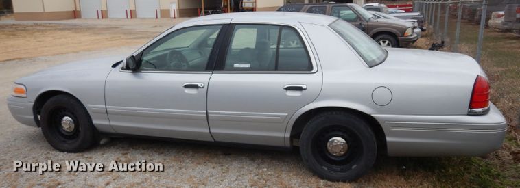 image for item GJ9117 2001 Ford Crown Victoria Police Interceptor