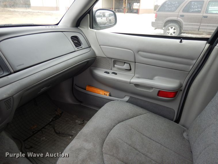 image for item GJ9117 2001 Ford Crown Victoria Police Interceptor