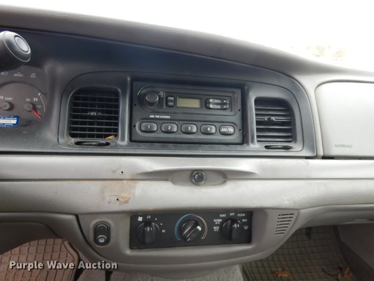 image for item GJ9117 2001 Ford Crown Victoria Police Interceptor