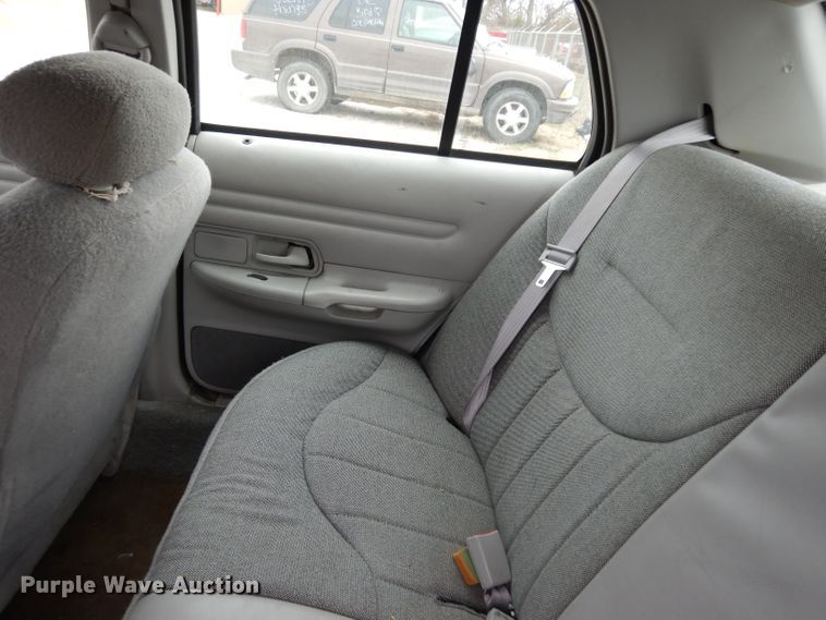 image for item GJ9117 2001 Ford Crown Victoria Police Interceptor