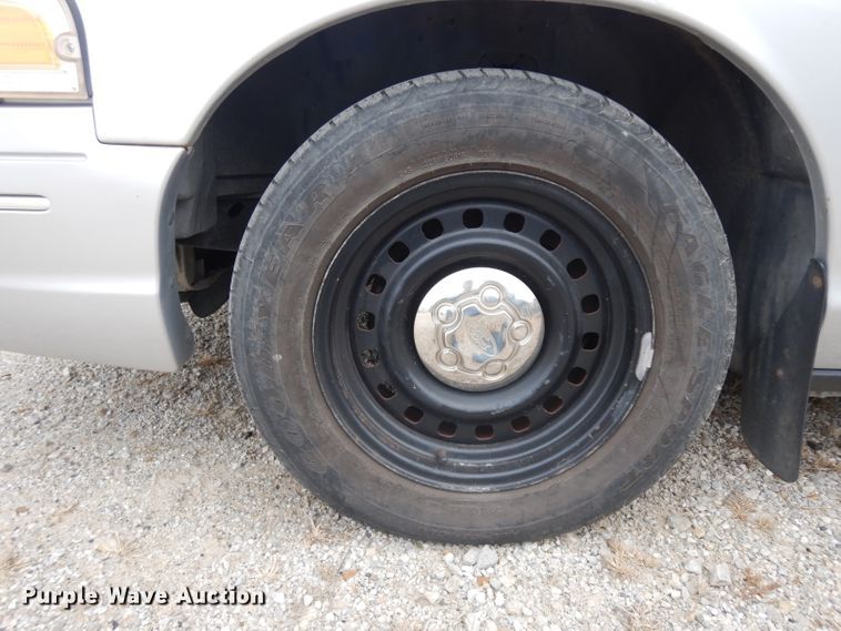 image for item GJ9117 2001 Ford Crown Victoria Police Interceptor