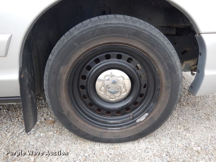 image for item GJ9117 2001 Ford Crown Victoria Police Interceptor