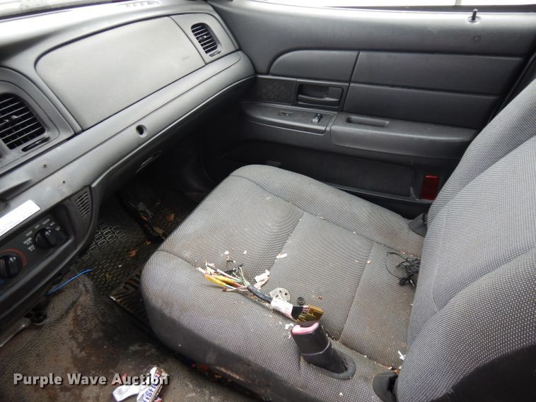 image for item GJ9118 2010 Ford Crown Victoria Police Interceptor