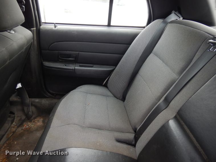 image for item GJ9118 2010 Ford Crown Victoria Police Interceptor