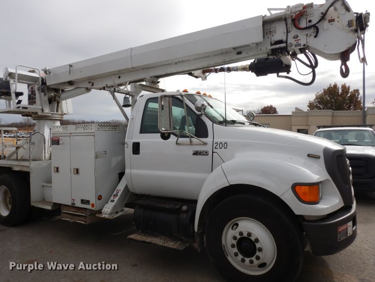 image for item GJ9119 2006 Ford F750 digger derrick truck