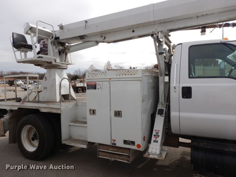 image for item GJ9119 2006 Ford F750 digger derrick truck