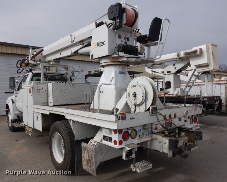 image for item GJ9119 2006 Ford F750 digger derrick truck