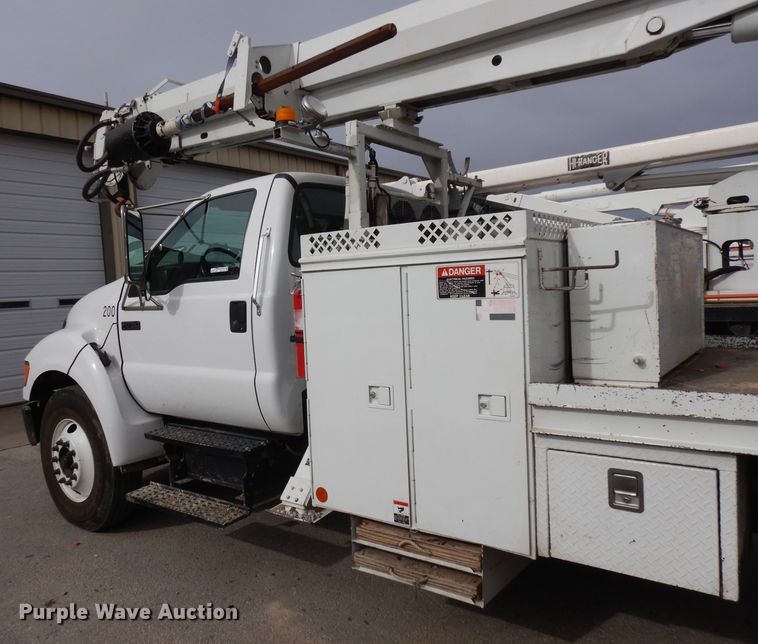 image for item GJ9119 2006 Ford F750 digger derrick truck