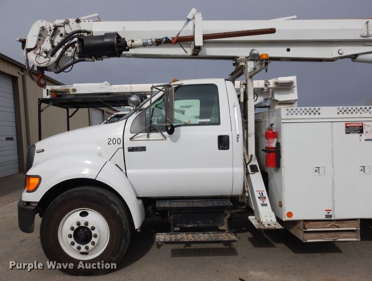 image for item GJ9119 2006 Ford F750 digger derrick truck