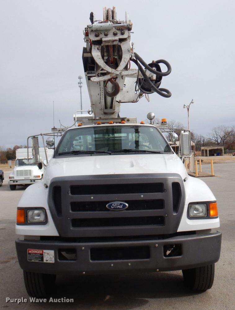 image for item GJ9119 2006 Ford F750 digger derrick truck