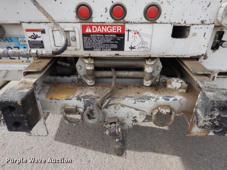 image for item GJ9119 2006 Ford F750 digger derrick truck