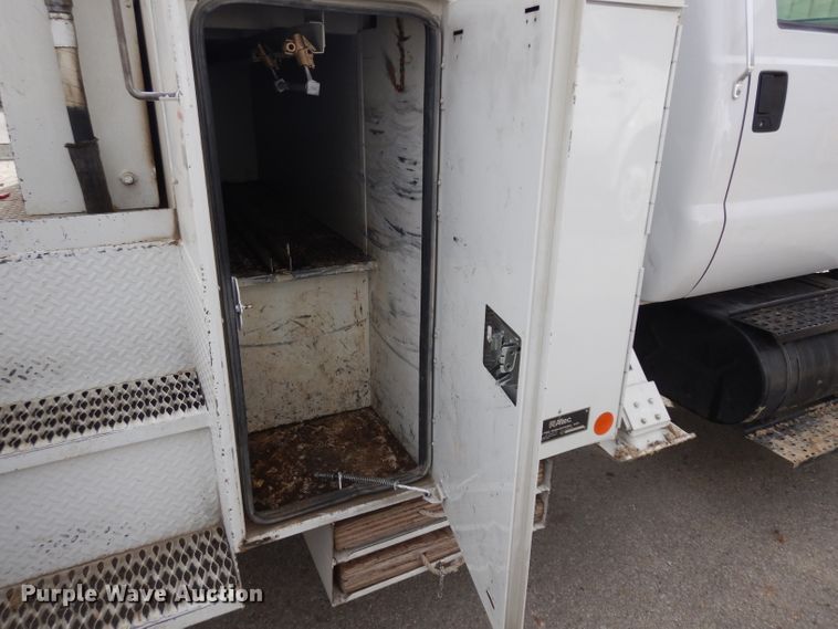 image for item GJ9119 2006 Ford F750 digger derrick truck