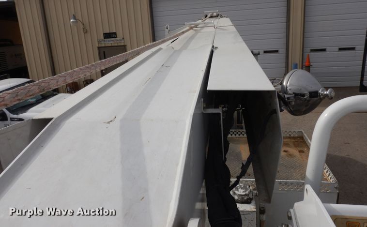 image for item GJ9119 2006 Ford F750 digger derrick truck