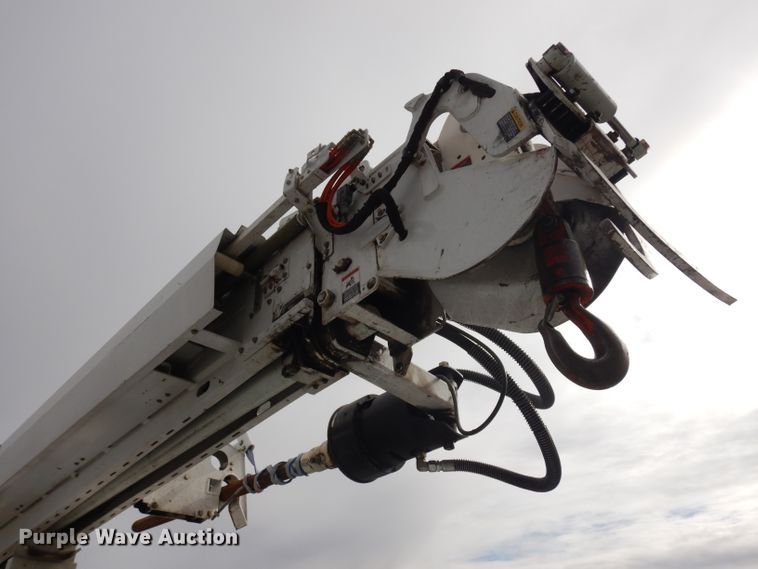 image for item GJ9119 2006 Ford F750 digger derrick truck