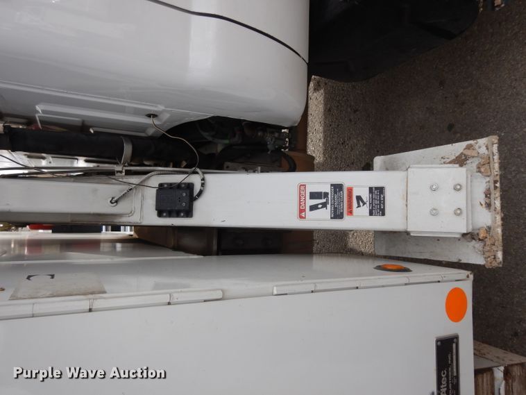 image for item GJ9119 2006 Ford F750 digger derrick truck