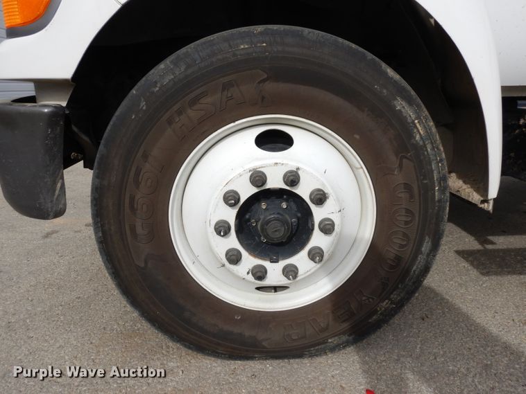 image for item GJ9119 2006 Ford F750 digger derrick truck