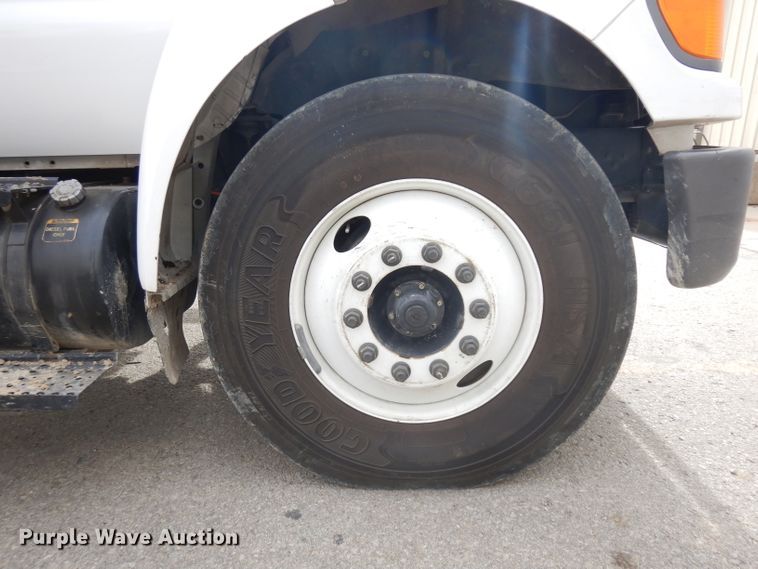 image for item GJ9119 2006 Ford F750 digger derrick truck