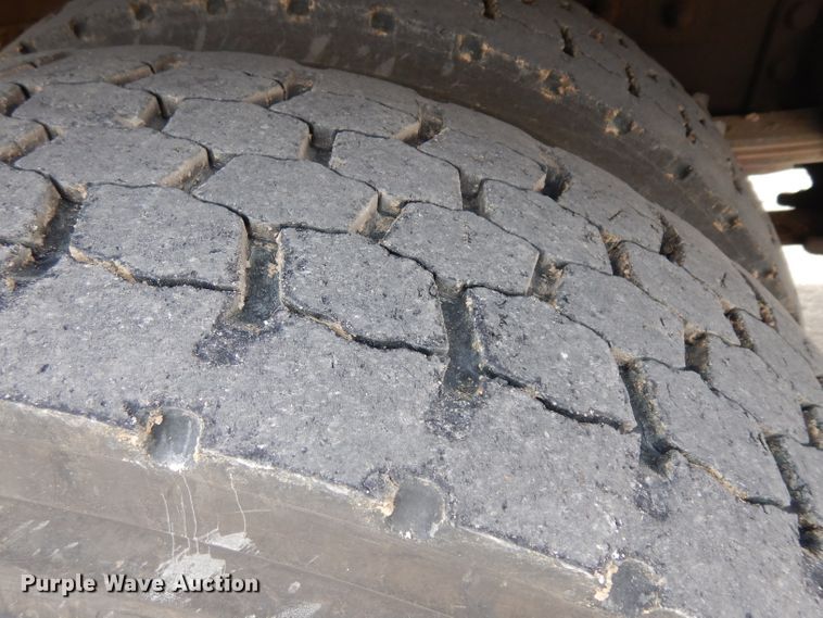 image for item GJ9119 2006 Ford F750 digger derrick truck