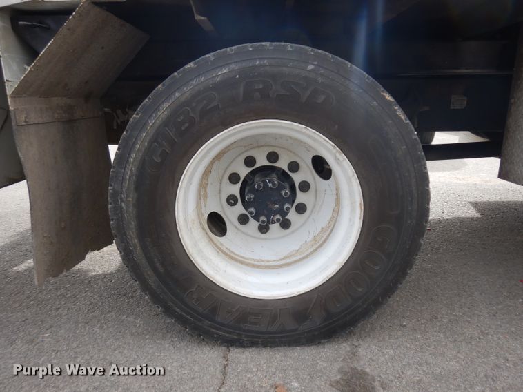 image for item GJ9119 2006 Ford F750 digger derrick truck