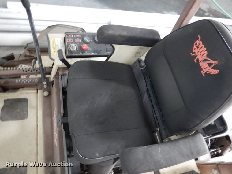 image for item GJ9121 Grasshopper 322D ZTR lawn mower