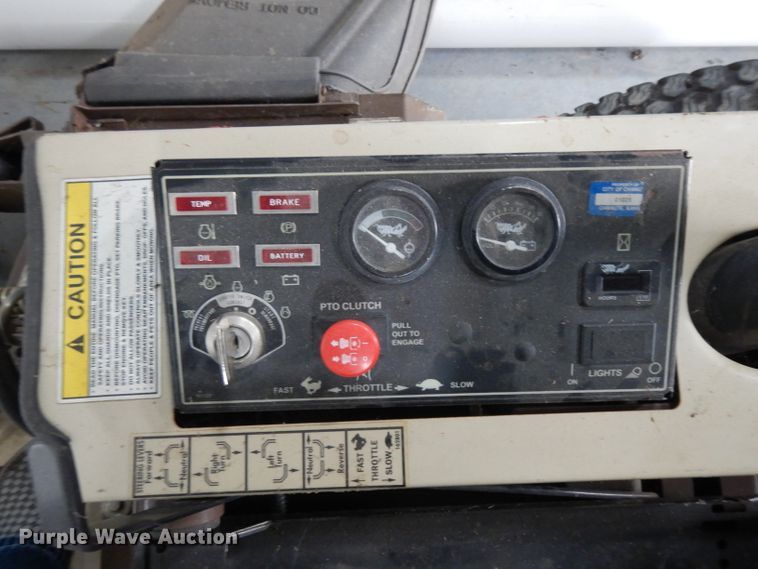 image for item GJ9121 Grasshopper 322D ZTR lawn mower