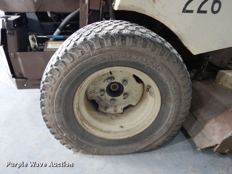 image for item GJ9121 Grasshopper 322D ZTR lawn mower