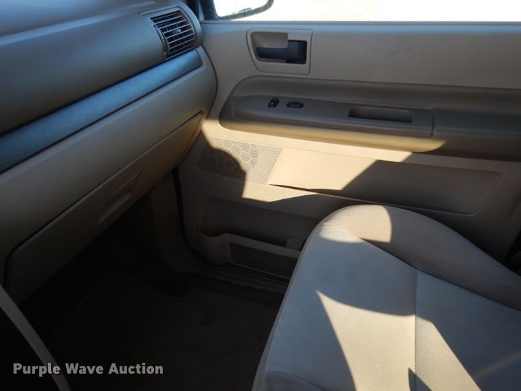 image for item GJ9135 2004 Ford Freestar van