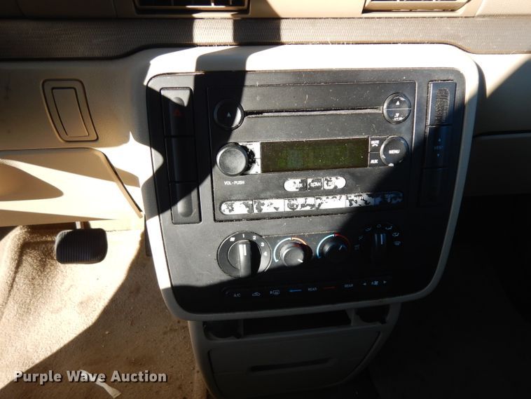 image for item GJ9135 2004 Ford Freestar van