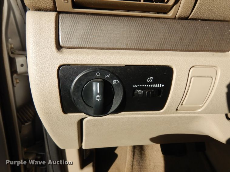 image for item GJ9135 2004 Ford Freestar van