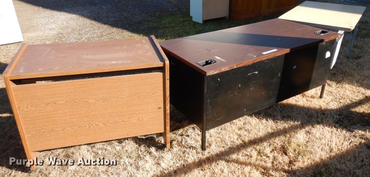 image for item GJ9139 (3) desks