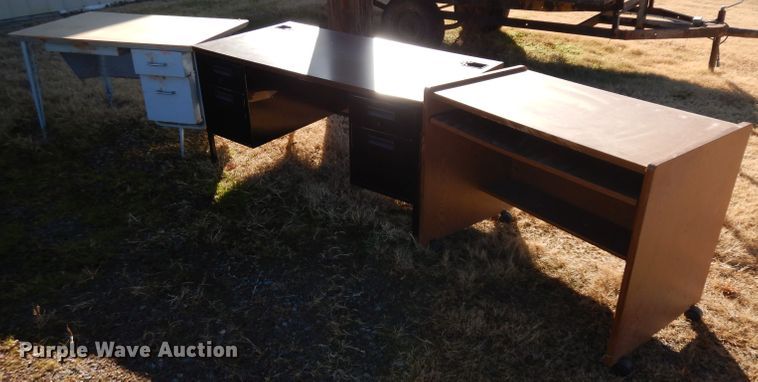 image for item GJ9139 (3) desks