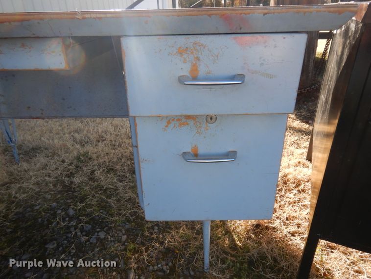 image for item GJ9139 (3) desks