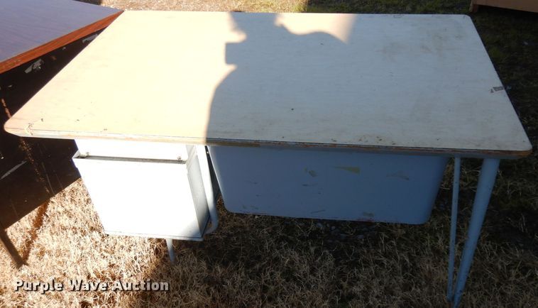 image for item GJ9139 (3) desks