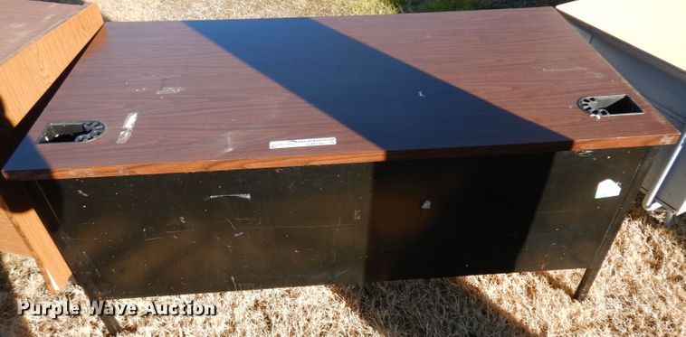 image for item GJ9139 (3) desks