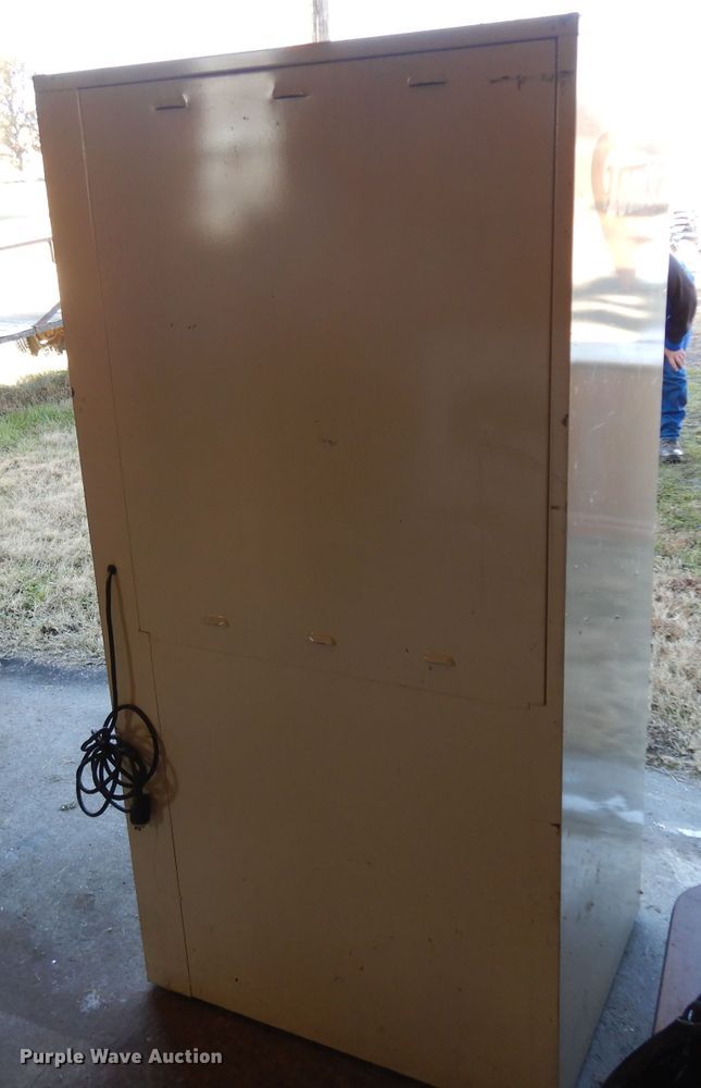 image for item GJ9142 Polyvend H-22 vending machine