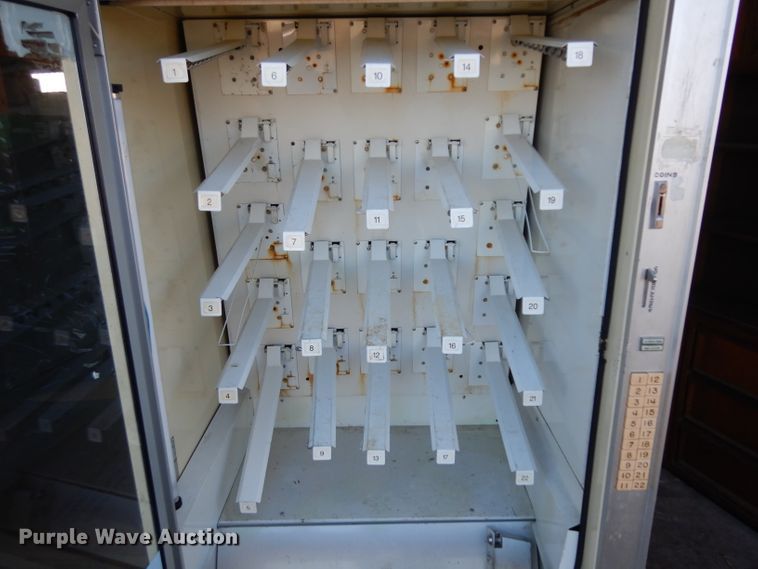 image for item GJ9142 Polyvend H-22 vending machine